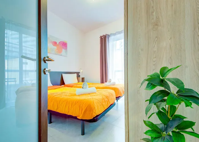 Amazing Location In St Julian\'S, Paceville 2 Bedroom, With Balcony By Vaganza