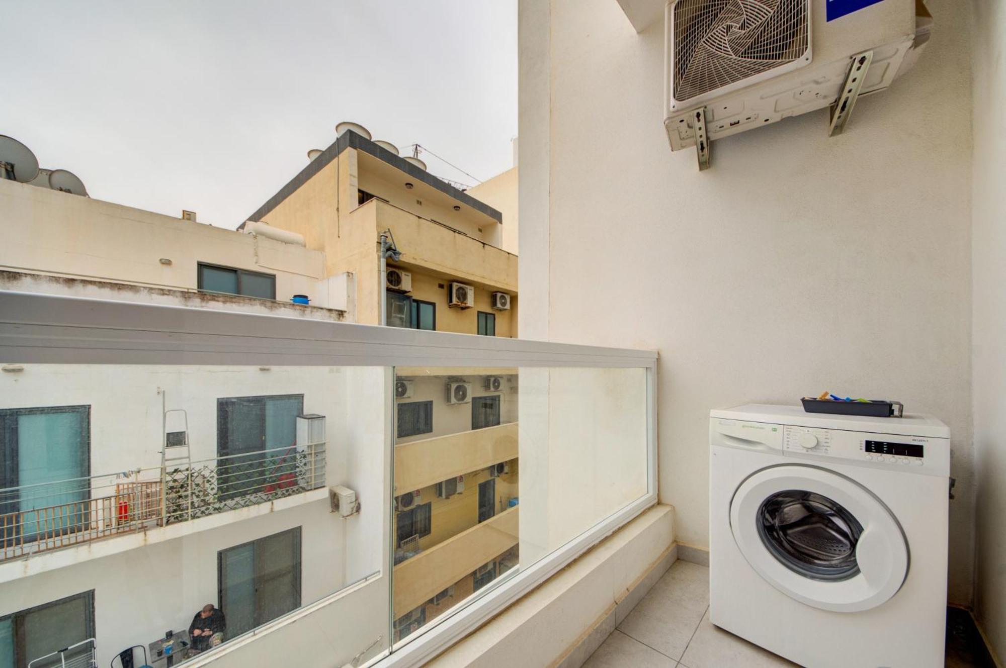公寓 Amazing Location In St Julian's, Paceville 2 Bedroom, With Balcony By Vaganza *