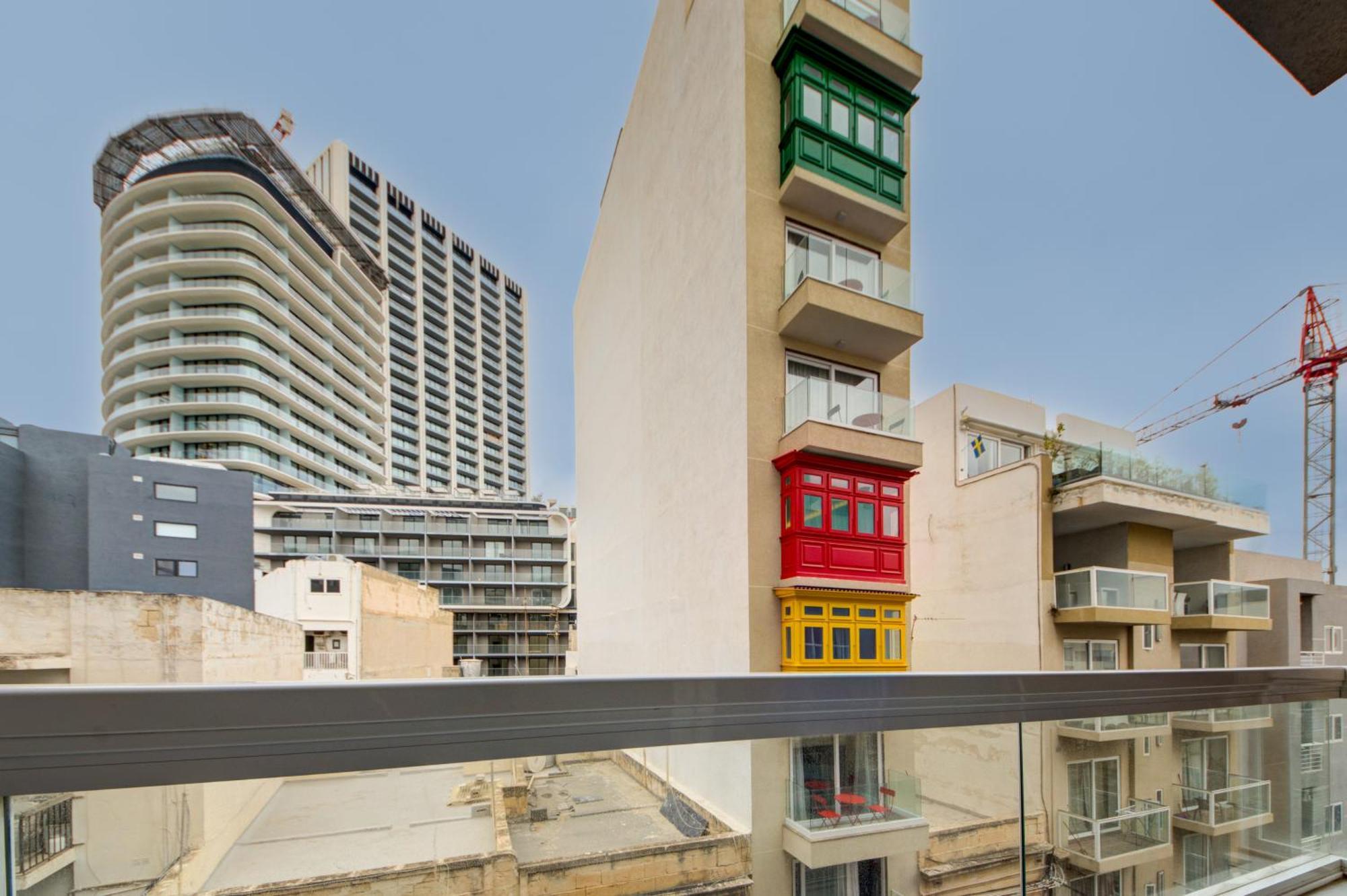 Amazing Location In St Julian's, Paceville 2 Bedroom, With Balcony By Vaganza 公寓 *